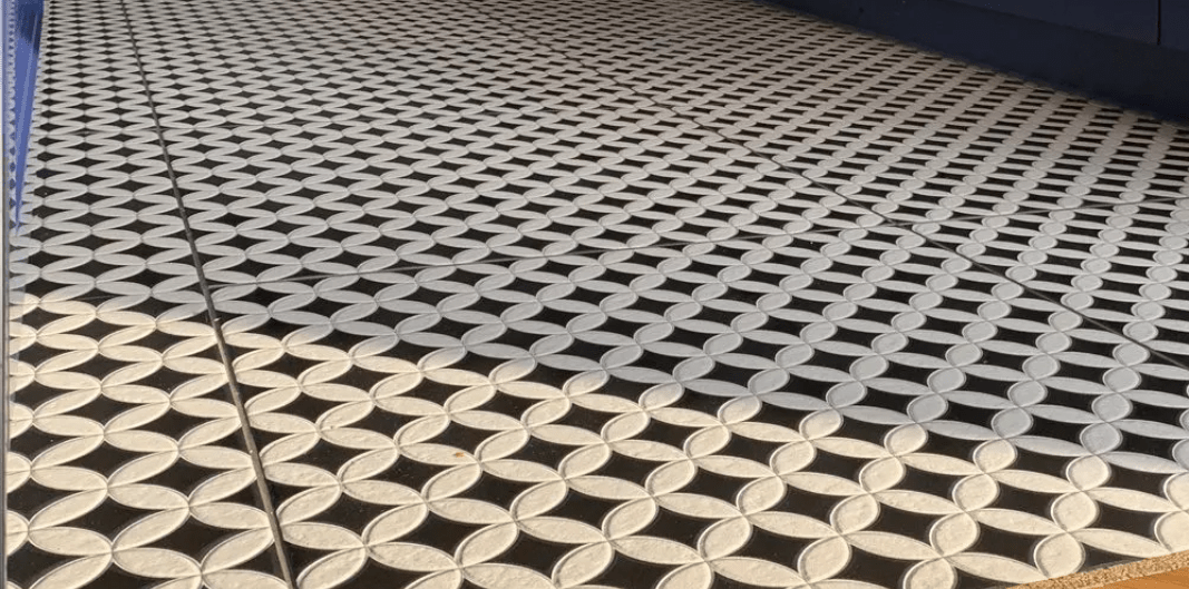 Realonda Carrelage Pétale Noir Et Blanc ORLY 44x44 Cm - 1.37m² 7 Realonda Carrelage Pétale Noir Et Blanc ORLY 44x44 Cm - 1.37m² – Image 5